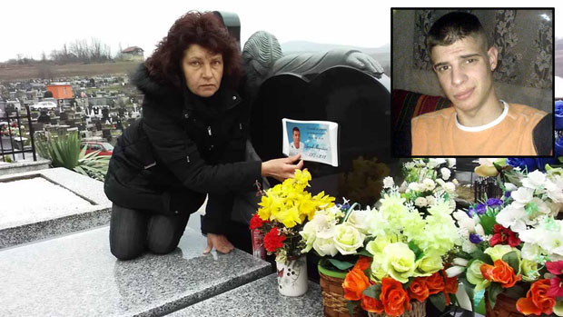 НЕЗАПАМЋЕНЕ МУКЕ МАЈКЕ: Мартинов гроб скрнаве годинама